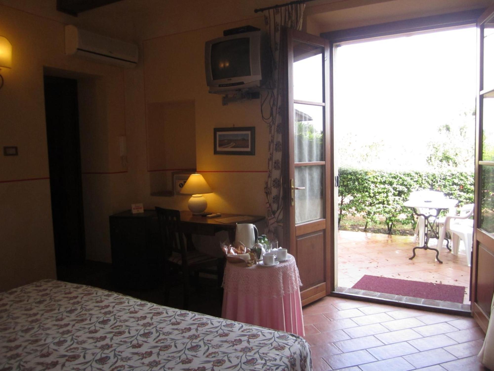 Le Volpaie Otel San Gimignano Oda fotoğraf