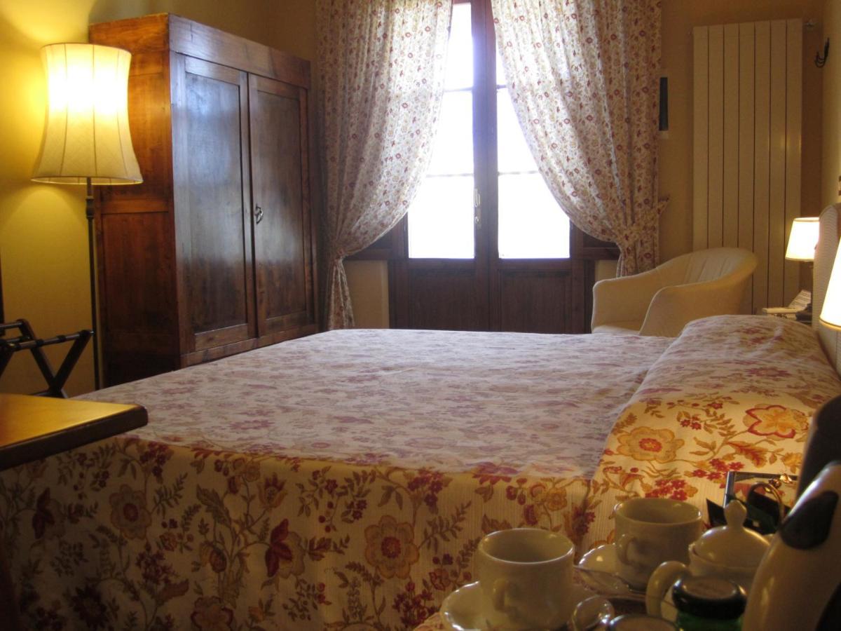Le Volpaie Otel San Gimignano Oda fotoğraf